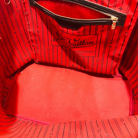 Louis Vuitton Neverfull Bag - Picture 9 of 10